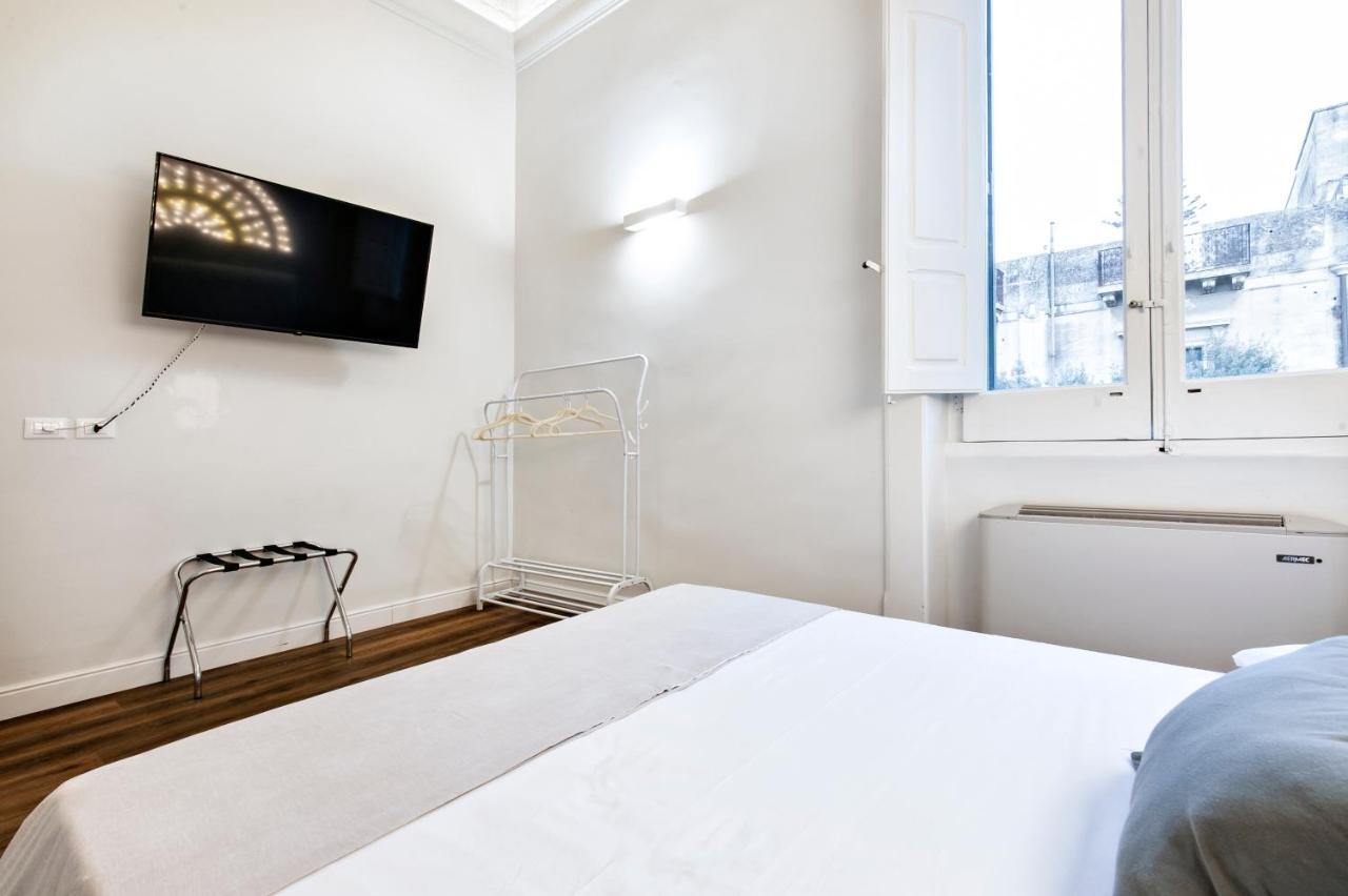 Vittoria Luxury House Bed and Breakfast Lecce Exteriör bild